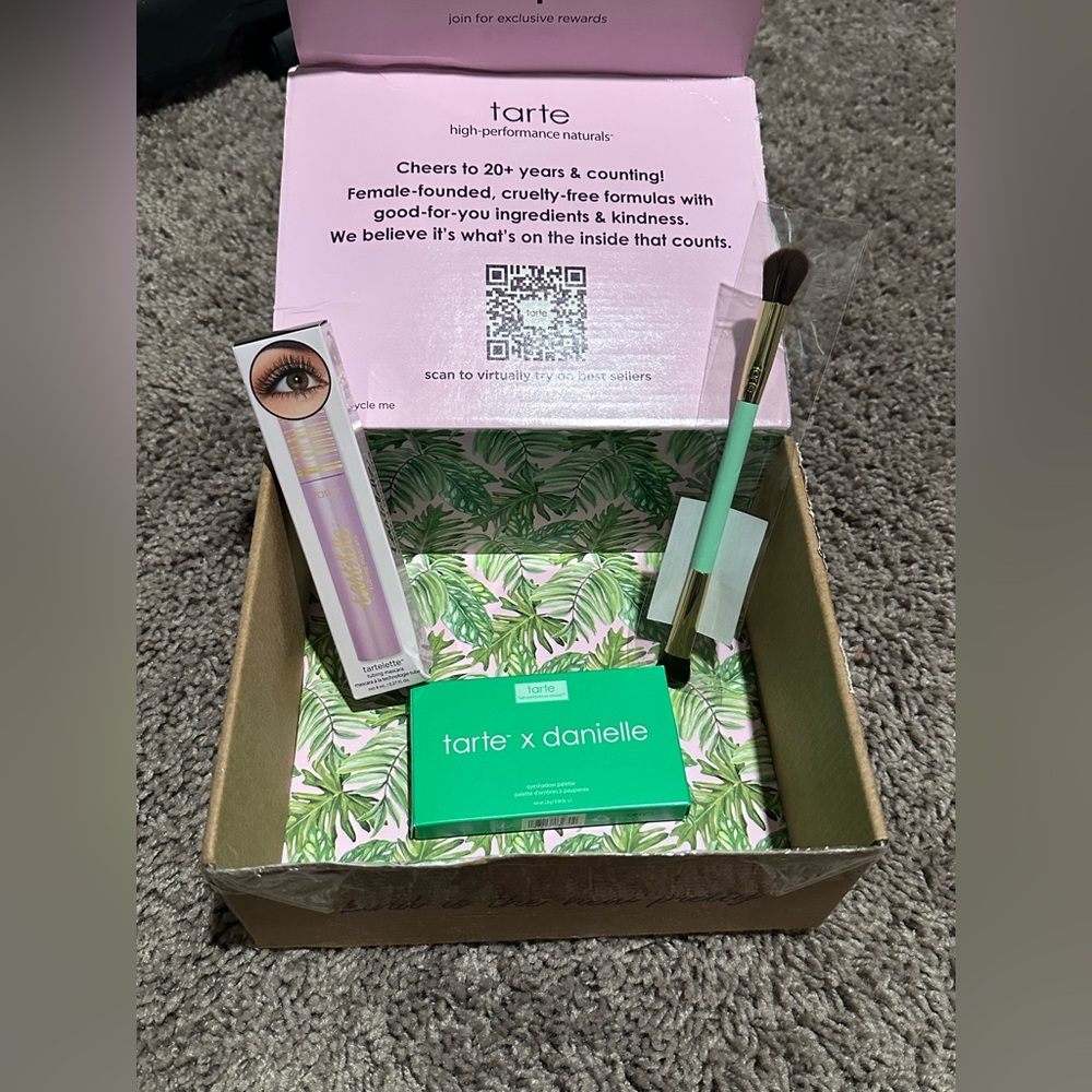 Tarte x Danielle Bundle Set - SOLD OUT ONLINE